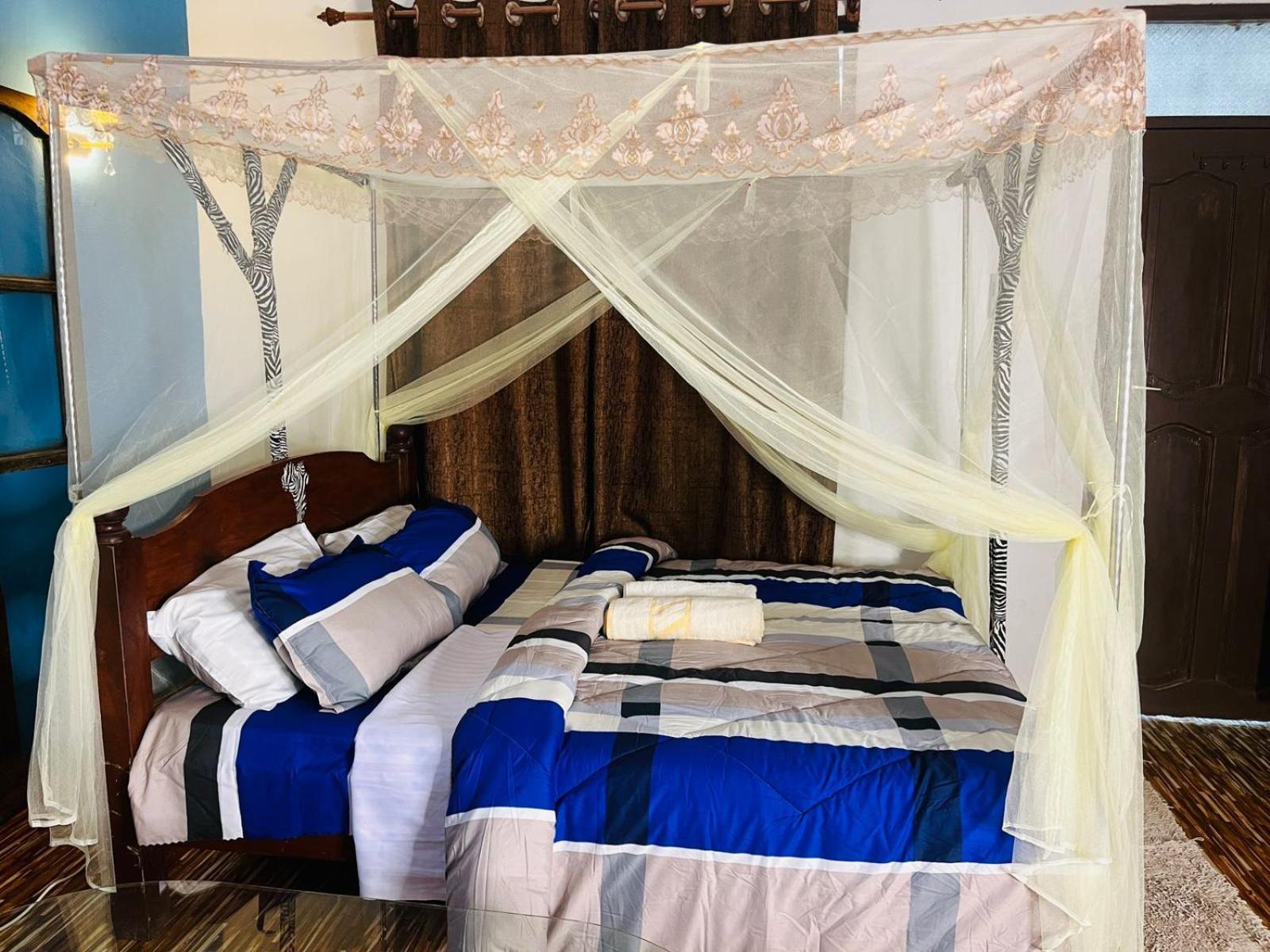 Akogo House - Bnb , Hostel, Backpackers & Volunteer Center Mombasa Exterior foto