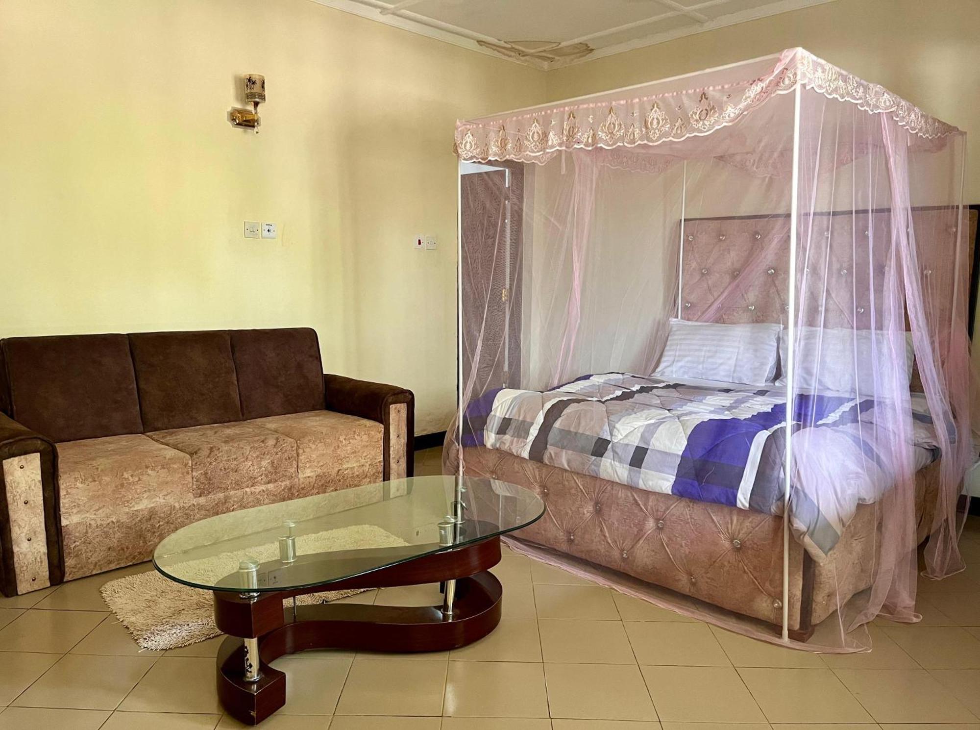 Akogo House - Bnb , Hostel, Backpackers & Volunteer Center Mombasa Exterior foto